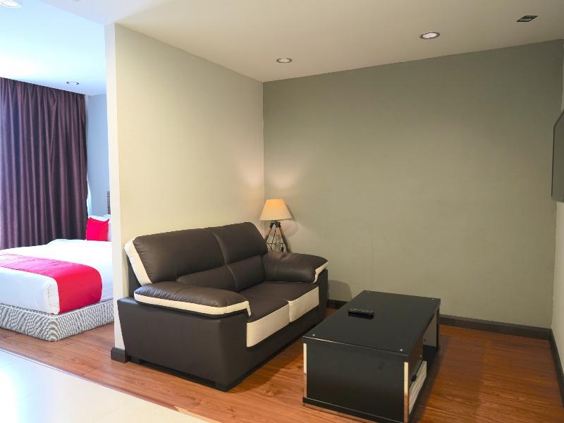 Oyo 43987 Season Inn Bintulu Bagian luar foto