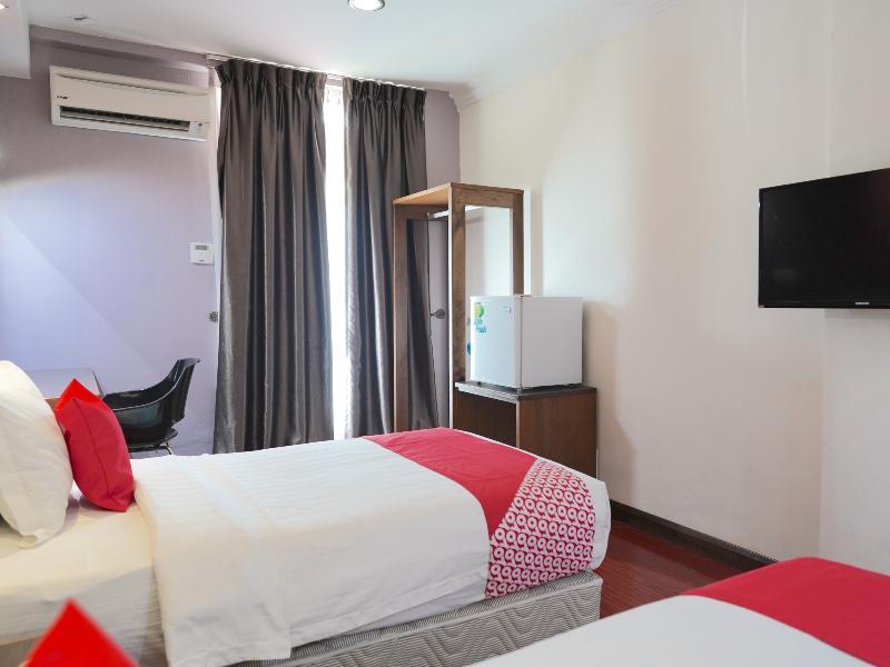 Oyo 43987 Season Inn Bintulu Bagian luar foto
