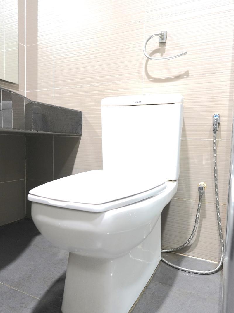 Oyo 43987 Season Inn Bintulu Bagian luar foto